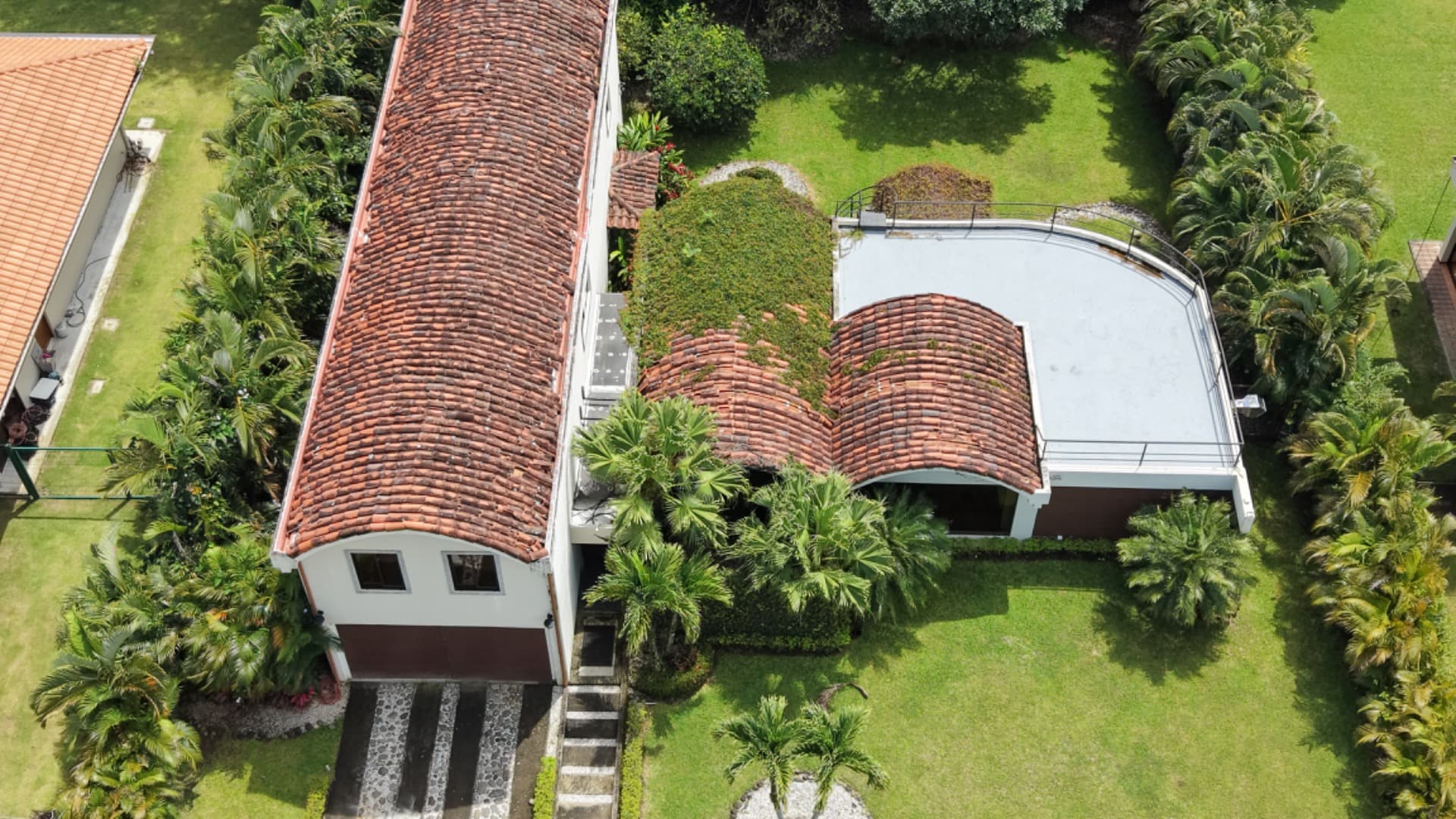For Rent | Exclusive Sale House with large garden. Hacienda Los Reyes